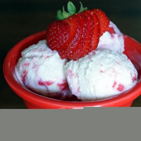 Strawberry Swirl Cheesecake Ice Cream
