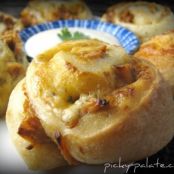 BBQ RANCH CHICKEN & CHEDDAR PIZZA ROLL EM' UPS