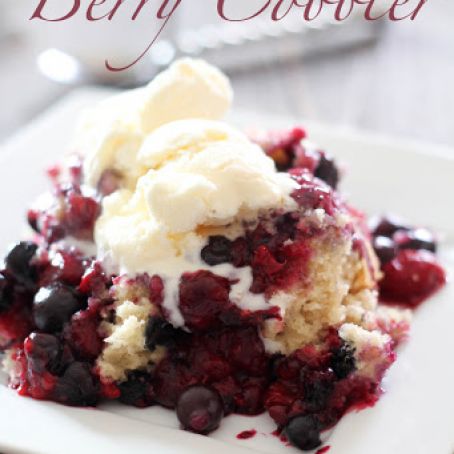 SLOW COOKER BERRY COBBLER