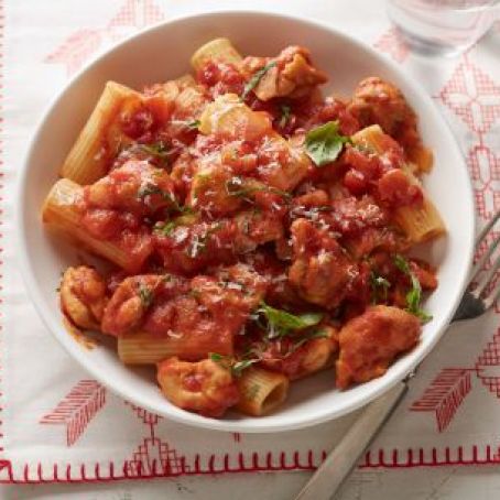 Ree Drummond's Rigatoni with Chicken Thighs