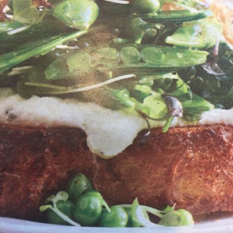 Fresh Pea and Ricotta Tartine