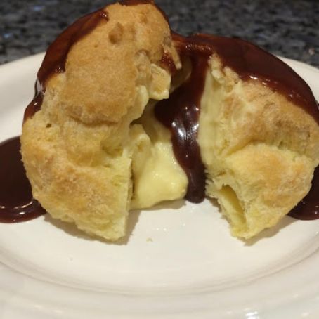 Cream Puffs with Pastry Cream