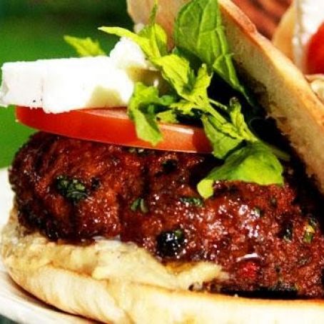 Lammburgare med pitabröd och baba ganoush