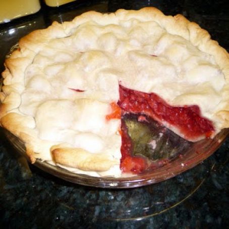 Strawberry Rhubarb Pie (Tapioca)