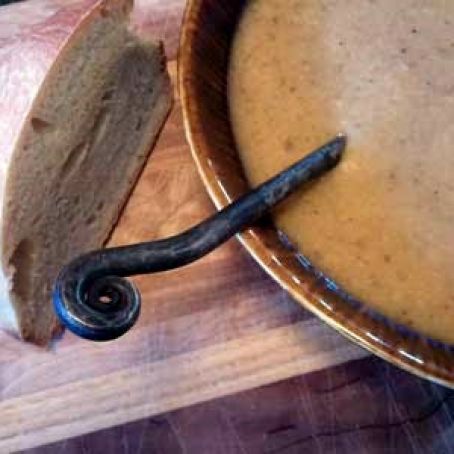 Mushroom and Roasted Garlic Soup