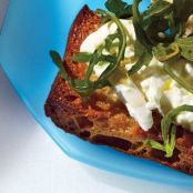 TOASTED BREAD w/BURRATA & ARUGULA