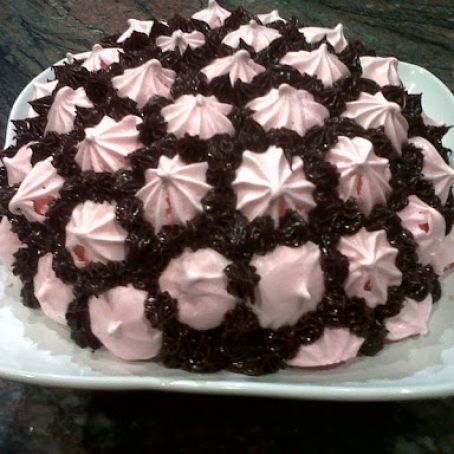 Mimosa Cake with Meringues 