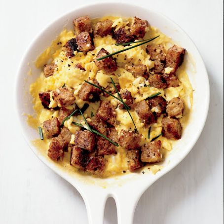 Scrambled Eggs with Herbed Croutons