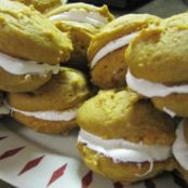 pumpkin whoopie pie