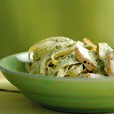 Chicken Fettuccine with Pesto Cream Sauce