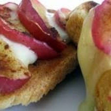 Roasted Apple and Brie Bruschetta