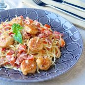 Creamy Garlic Scallop Spaghetti with Bacon
