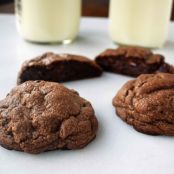 LEVAIN BAKERY DARK CHOCOLATE CHOCOLATE CHIP COPYCAT COOKIES
