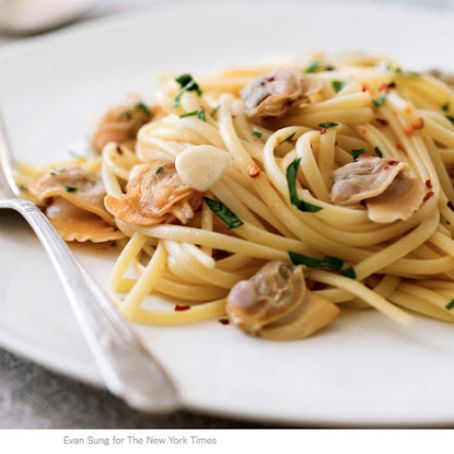 Pasta with Clams - Mark Bittman