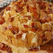 Maple Bacon Brie Pull-Apart Bread