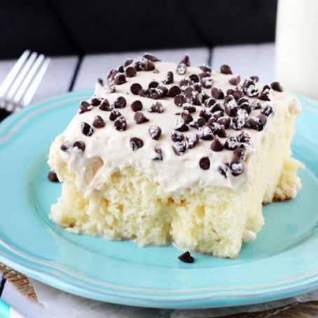 Cannoli Poke Cake