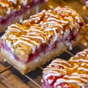 FRESH STRAWBERRY OATMEAL BARS