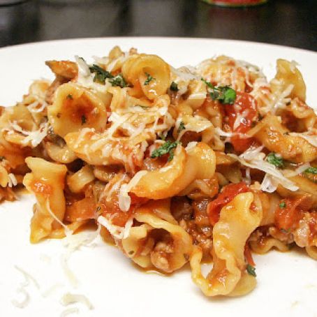Pasta with Tomatoes, Sausage, and Mushrooms