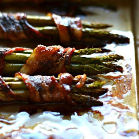 Bacon Wrapped Asparagus with Balsamic Glaze