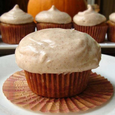 Pumpkin Cupcakes with Cinnamon Cream Cheese Frosting
