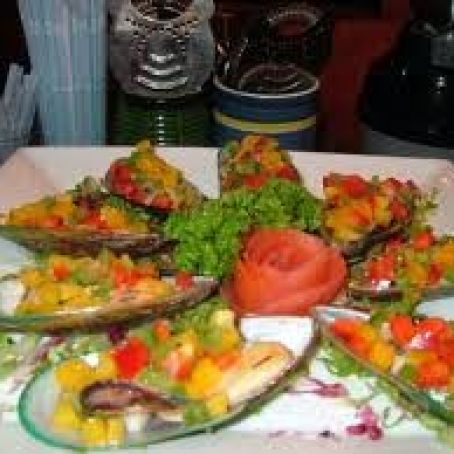 MEJILLONES A LA VINAGRETA Y VINO BLANCO