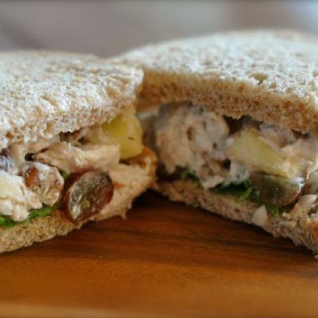 Arby’s Grilled Chicken and Pecan Salad