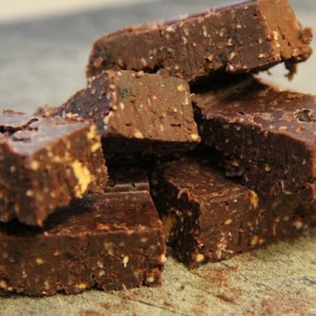 Raw Vegan Chocolate and Peanut Butter Fudge