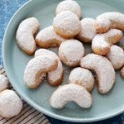 Kourambiethes (Greek Cookies)