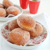 PASTRY - Milk Chocolate-filled Cinnamon Doughnuts