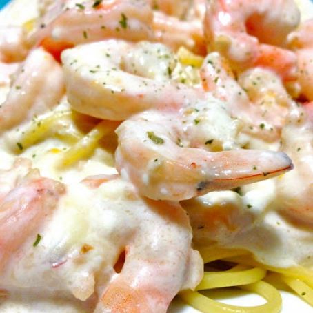 30 MINUTE CHEESY GARLIC SHRIMP ALFREDO