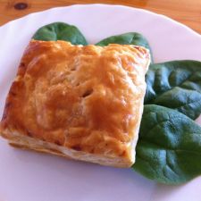 Bacon, egg and potato chausson.