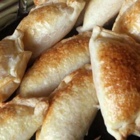 Empanadas de Pollo Uruguayas (Chicken Empanadas Uruguayan Style)