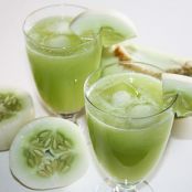 A Surprisingly Not-Too-Sweet Cucumber Melon Juice