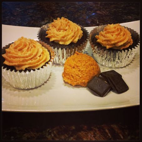 Chocolate Peanut Butter Cupcake