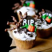 Grave Yard Cupcakes