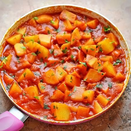 Potatoes in Tomato Sauce