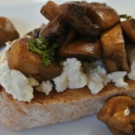 Balsamic Mushroom Toasts