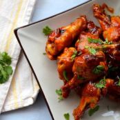 ALITAS DE POLLO CON MIEL Y SALSA SRIRACHA