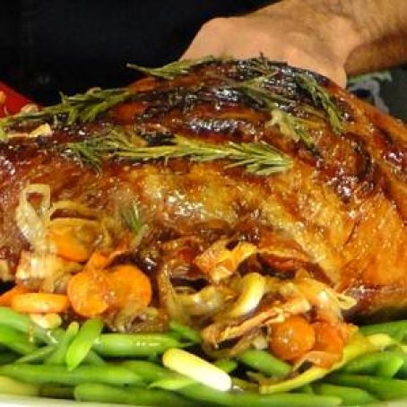 PIERNA DE CERDO AL HORNO