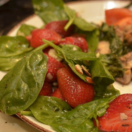 Strawberry Spinach Salad with Poppy Seed Dressing Recipe