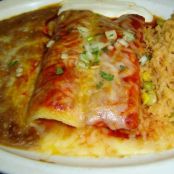 ENCHILADAS ROJAS GRATINADAS RELLENAS DE CARNE Y ARROZ
