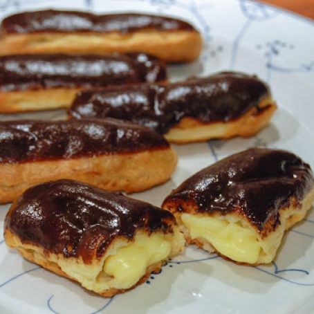 Traditional French Chocolate Eclairs (Eclairs au Chocolat)