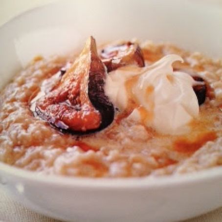 Cinnamon Oatmeal with Caramel Figs and Cream