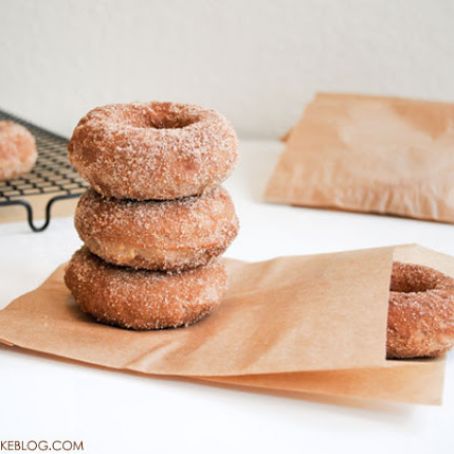 BAKED APPLE DONUTS