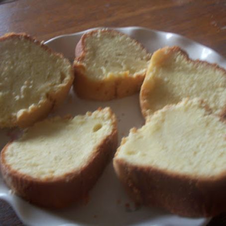 CREAM CHEESE POUND CAKE
