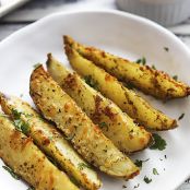 Baked Garlic Parmesan Potato Wedges - Creme De La Crumb