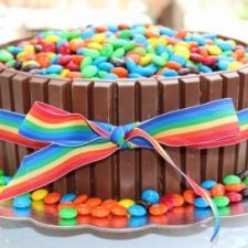 Kit Kat Cake