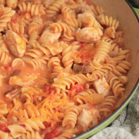 One Pot Meal: Man-Pleasing BBQ Chicken Pasta Recipe