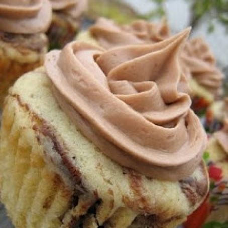 Vanilla-Nutella Swirl Cupcakes with Nutella Buttercream