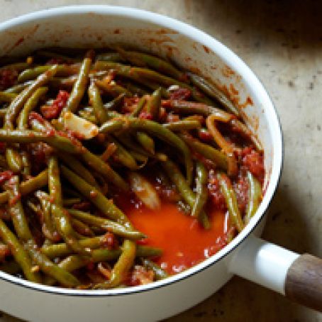Braised Green Beans with Tomatoes and Garlic